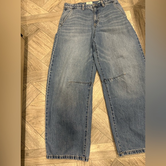 Cotton On Women's High Rise Barrel Jeans in Light Blue - Picture 2 of 7